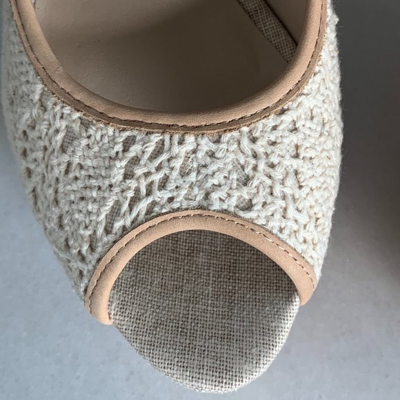 Aldo Lace Heels - Picture 3 of 7